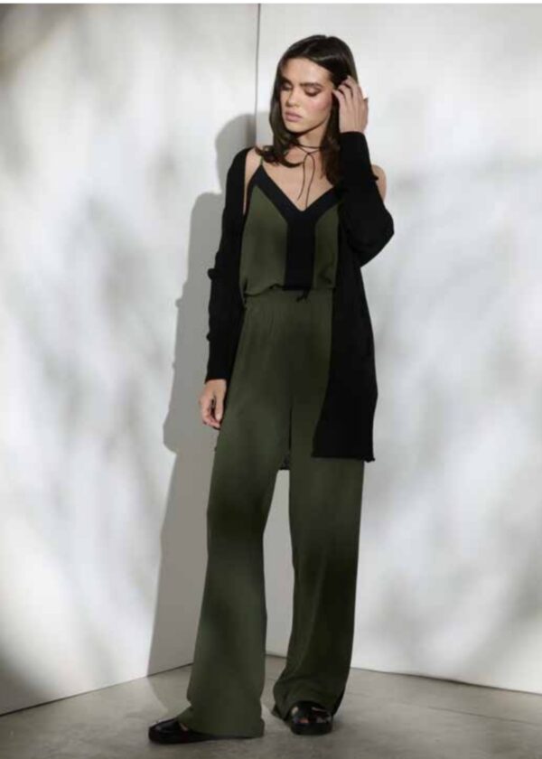 Conjunto de blusa de tirantes y pantalón ancho con goma en la cintura AKÈ. Modelo F755XBEPEIO/F755XBEPELUGO. Tallas M L XL. - Imagen 2