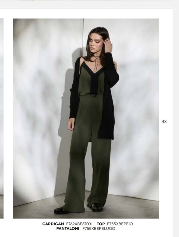 Conjunto de blusa de tirantes y pantalón ancho con goma en la cintura AKÈ. Modelo F755XBEPEIO/F755XBEPELUGO. Tallas M L XL.