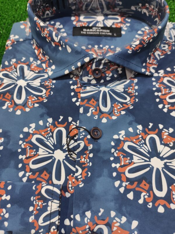 Camisa estampada entallada DARK & FISH. Modelo 50247. Tallas M L XL. - Imagen 2