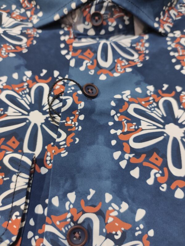 Camisa estampada entallada DARK & FISH. Modelo 50247. Tallas M L XL. - Imagen 6
