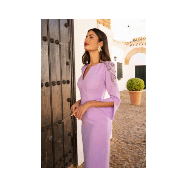Vestido largo midi con detalles de pedrería en hombros Sara Ruiz. Modelo 34021. Tallas 44y 46.