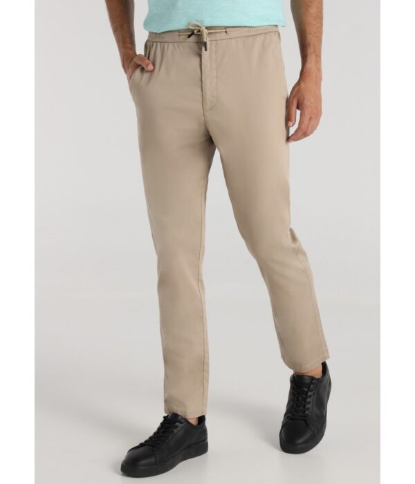 Pantalón chino con goma BENDORFF. Código 134263. Referencia 803015003. Tallas 40 44 y 46.