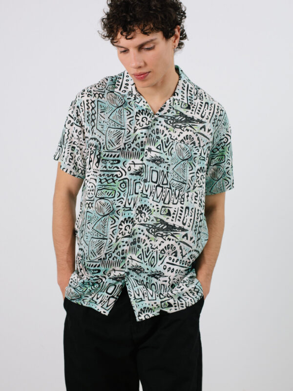 Camisa estampada INDICODE. Modelo INTem. Tallas S M L XL XXL 3XL.