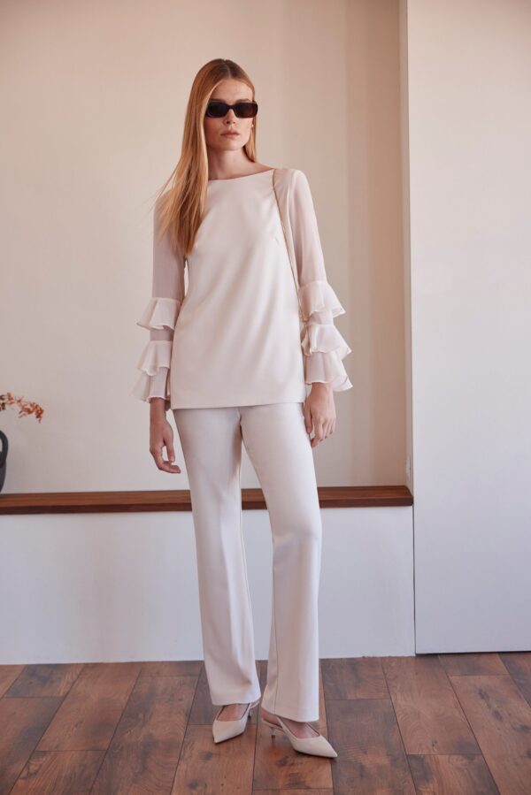 Conjunto de blusa y pantalón ARGGIDO. Modelo 49088. Tallas 42 44 y 46. Disponible en color NEGRO.