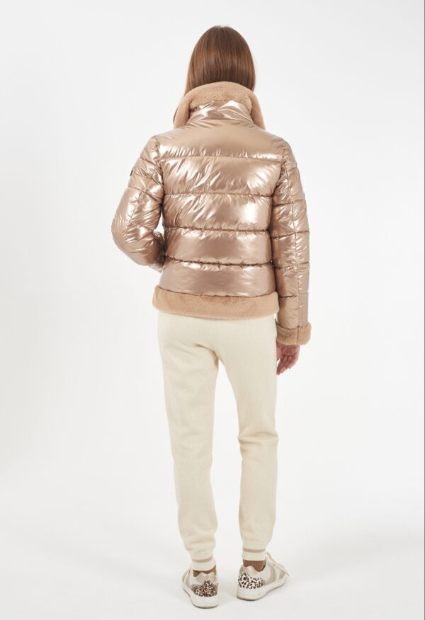 Cazadora acolchada con puños bajos y cuello con pelo YES ZEE. Modelo J038/GF00/0807. Tallas S y M. - Imagen 5