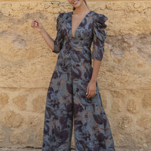 Mono estampado con escote en V. Modelo Yedra. Talla M.