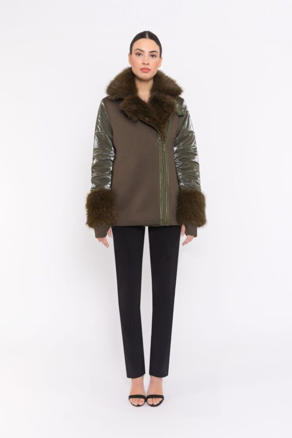 Parka con pelo en cuello y mangas CARLA RUIZ. Modelo 52129. Tallas 38 40 42 44. - Imagen 3