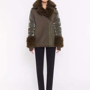Parka con pelo en cuello y mangas CARLA RUIZ. Modelo 52129. Tallas 38 40 42 44.