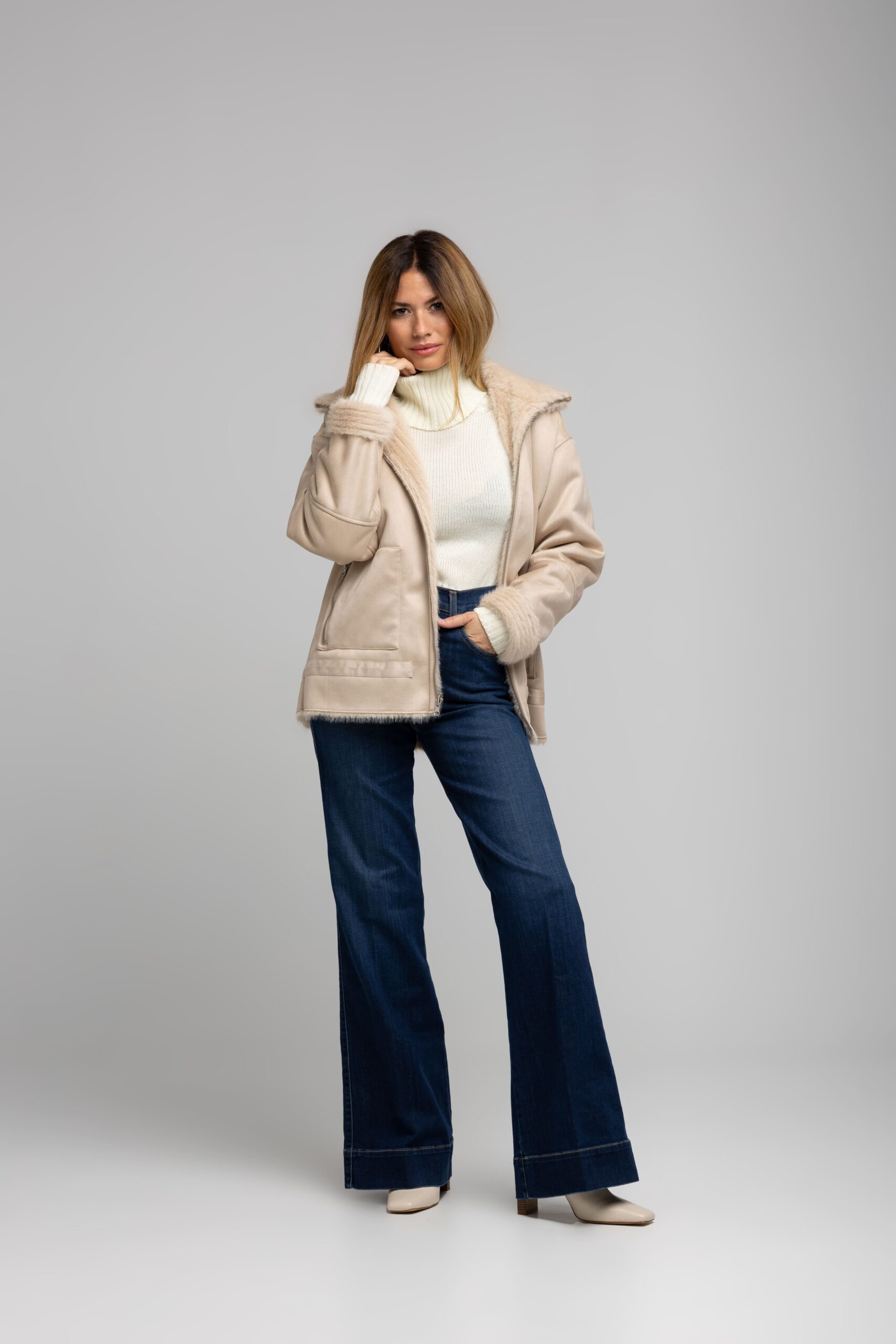 Chaqueta reversible de pelo y antelina REVERmile. Modelo 60006 Desy. Tallas 38 40 y 42.