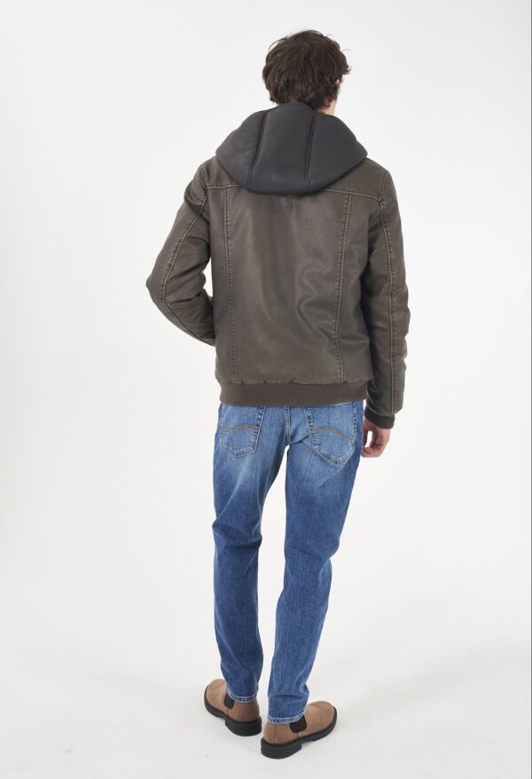 Cazadora ecopiel con chaleco y capucha de birreguillo desmontable YES ZEE. Modelo J825/B800/0276. Tallas M L XL XXL. - Imagen 4