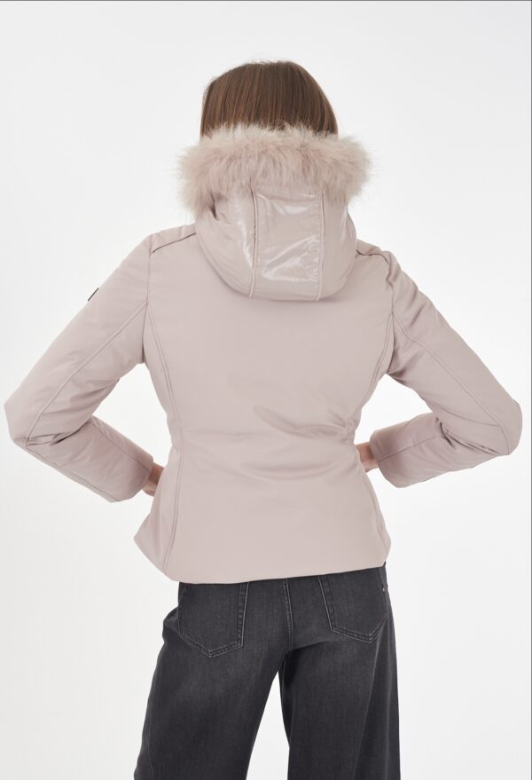 Chaqueta Softshell con efecto chaleco y capucha desmontable YES ZEE. Modelo J051/Q200/0801. Disponible en color negro. Tallas M L XL XXL. - Imagen 7