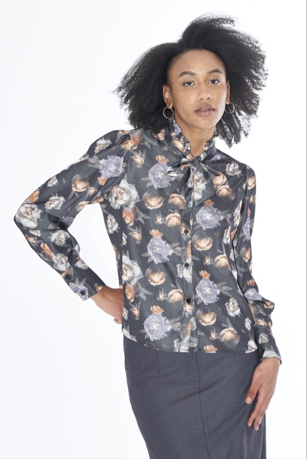 Camisa estampada YES ZEE. Modelo C004/V400/2801. Tallas S y M.