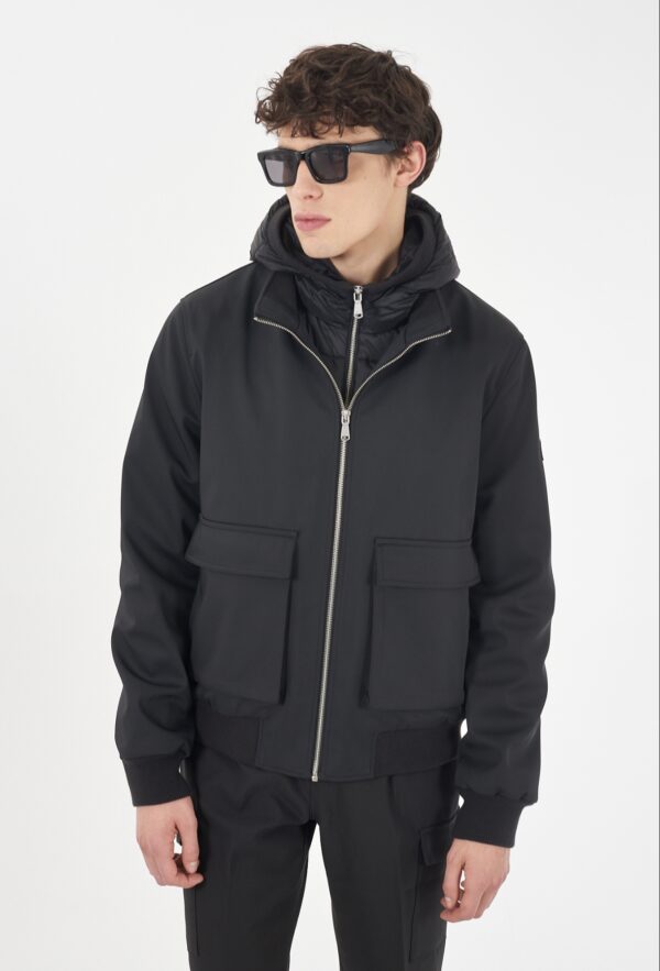 Cazadora acolchada con efecto chaleco y capucha desmontable. Modelo 0404/KB00/0801. Tallas M L XL XXL.