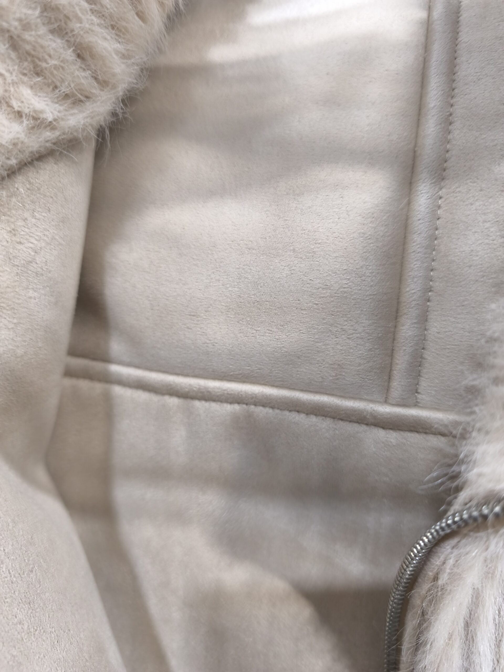 Chaqueta reversible de pelo y antelina REVERmile. Modelo 60006 Desy. Tallas 38 40 y 42. - Imagen 2