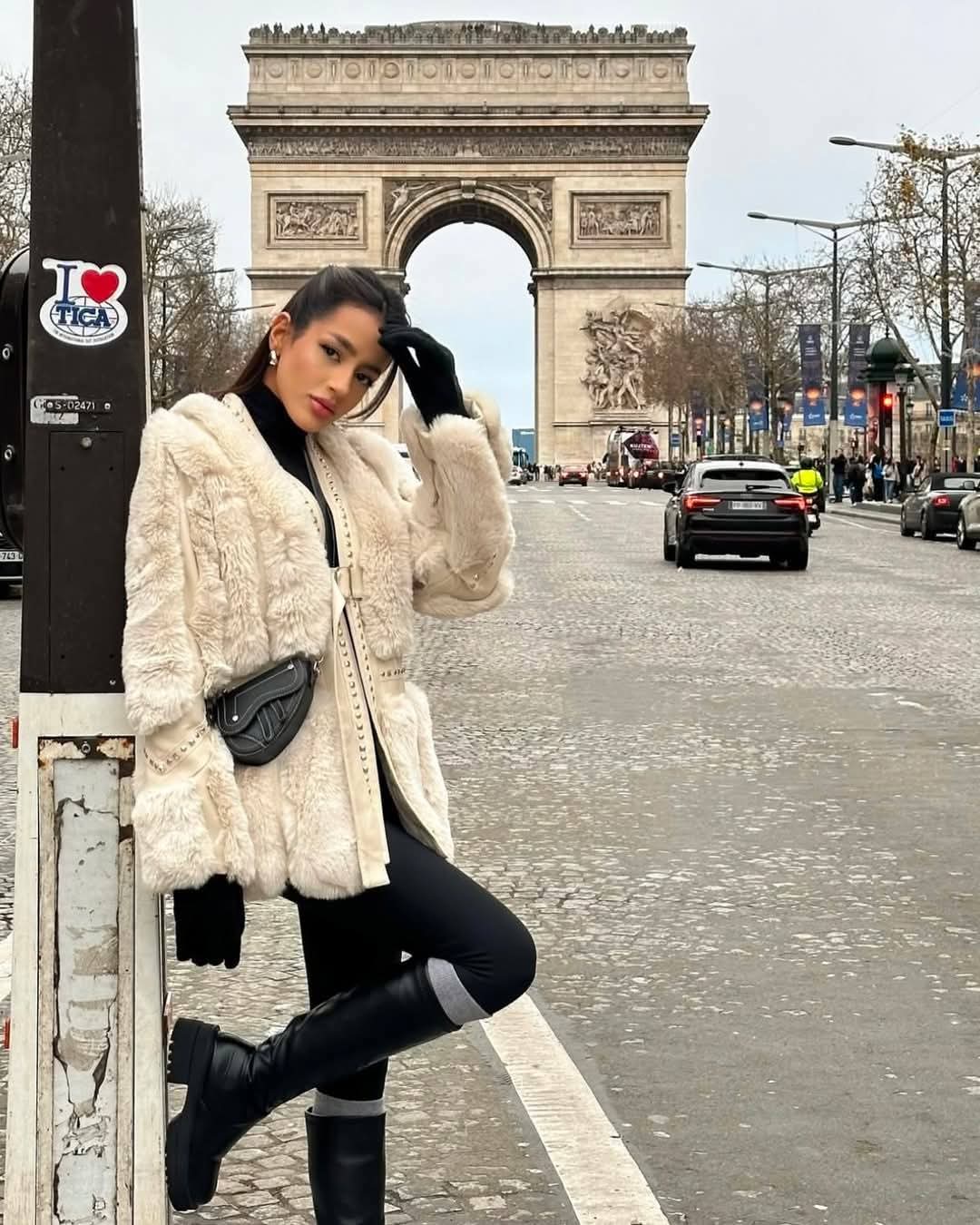 Chaqueta ecopiel de pelo AKÈ. Talla S/M - Imagen 2