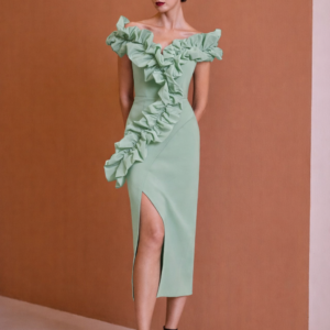 Vestido de fiesta CARLA RUIZ. Modelo 56606. Color verde Claro. Tallas 38 y 40.