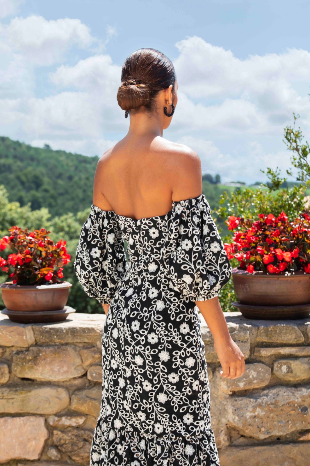 Vestido bordado BETZZIA. Modelo 26124. Tallas 40 42 44. - Imagen 2