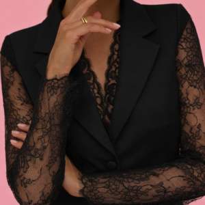 Traje de blazer y pantalón SCRIPTA. Modelo 260087-260179. Tallas en negro 42 y 44. Tallas en blanco 38 y 40.