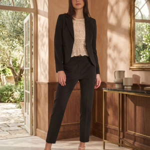 Traje AKÈ. Modelo F299XBFBELLINA. Color negro. Tallas 38 40 42 44.