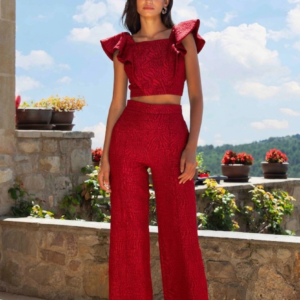 Conjunto de top y pantalón BETZZIA. Solo talla 36.