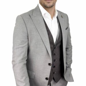 Traje gris de tres piezas DI PREGO. Modelo 4769. Color 3 perlas. Tallas 50 52 54.