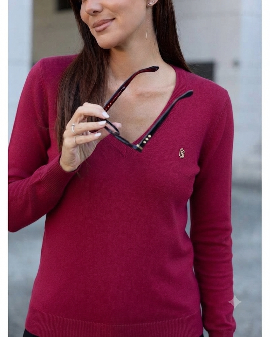 Suéter de punto fino cuello V con detalle metálico SCRIPTA. Modelo 265174. Tallas M L y XL. Disponible en color marrón y granate.
