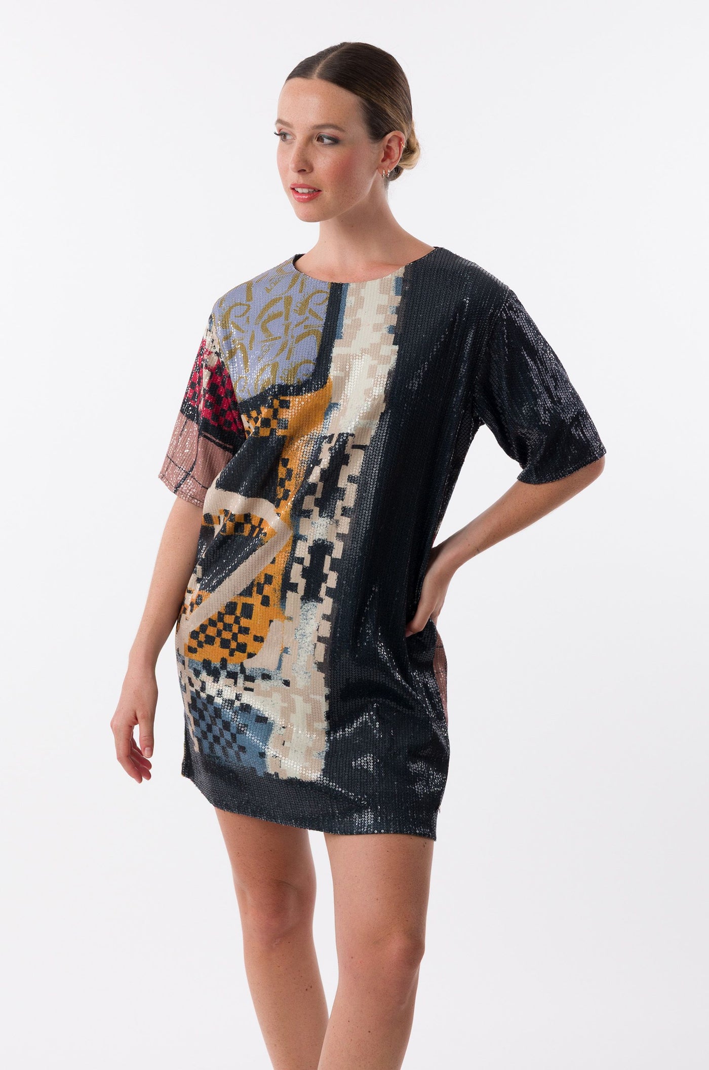 Vestido estampado de lentejuelas ANEKKE. Modelo 43278-201. Tallas S/M y L/XL.